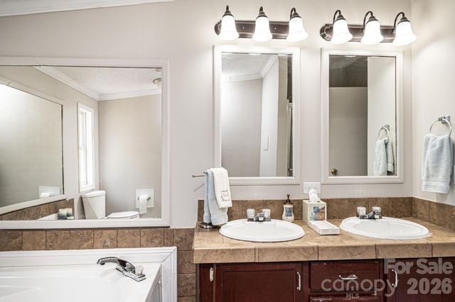 3825 Berry Creek Circle, Granite Falls, NC 28630