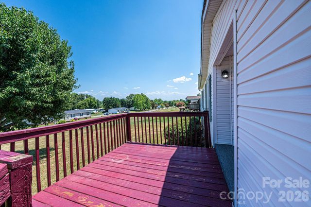3825 Berry Creek Circle, Granite Falls, NC 28630