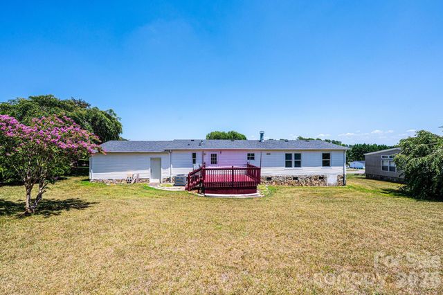 3825 Berry Creek Circle, Granite Falls, NC 28630