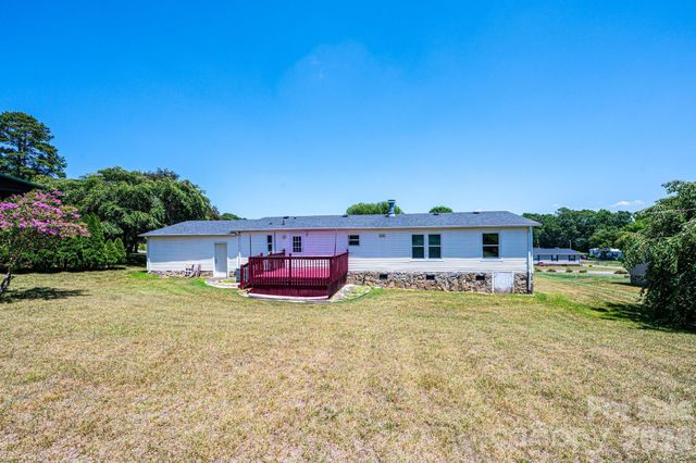 3825 Berry Creek Circle, Granite Falls, NC 28630