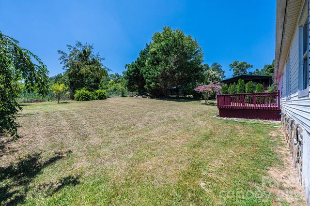 3825 Berry Creek Circle, Granite Falls, NC 28630