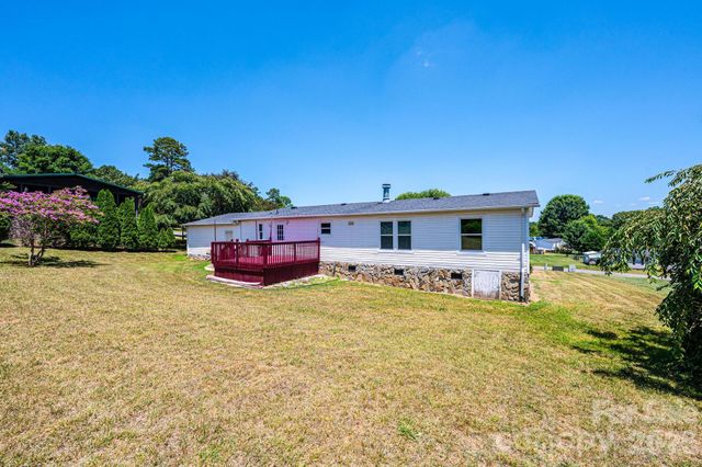 3825 Berry Creek Circle, Granite Falls, NC 28630
