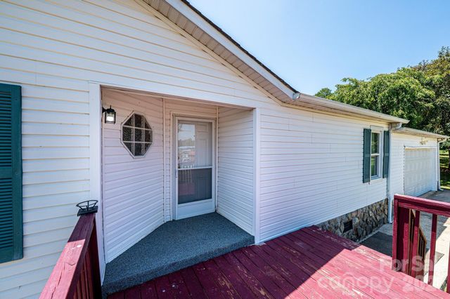 3825 Berry Creek Circle, Granite Falls, NC 28630