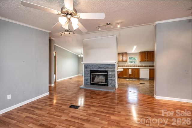 3825 Berry Creek Circle, Granite Falls, NC 28630