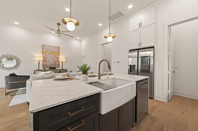 602 Jewett Street B, Houston, TX 77009