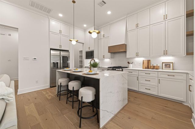 602 Jewett Street B, Houston, TX 77009