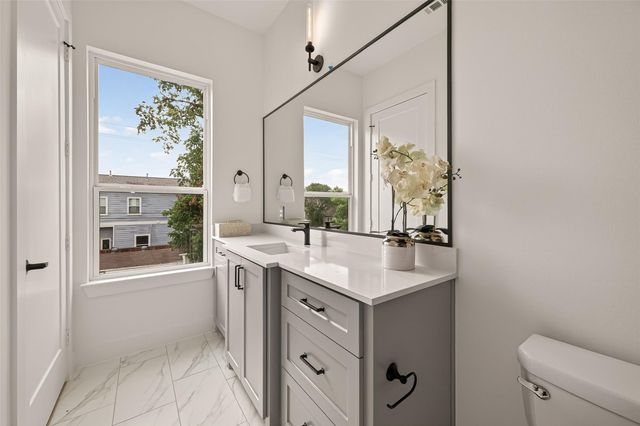 602 Jewett Street B, Houston, TX 77009