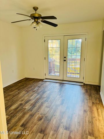 590 Royal Oak Drive, 1, Pass Christian, MS 39571