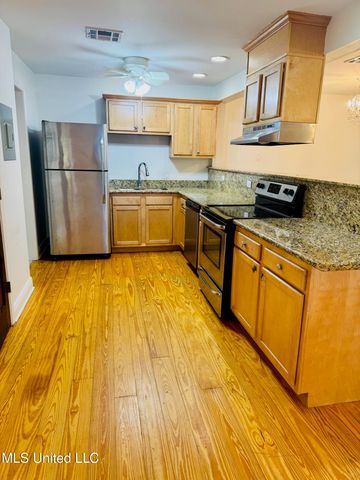 590 Royal Oak Drive, 1, Pass Christian, MS 39571