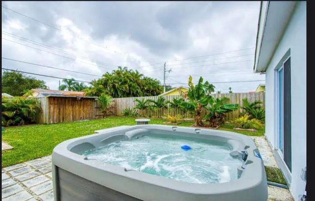 1905 N 45th Avenue, Hollywood, FL 33021