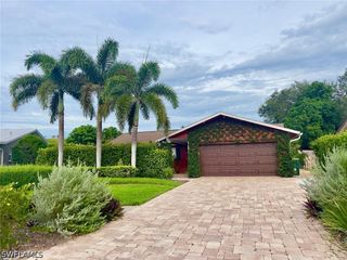 4836 Napoli DR, Naples, FL 34103