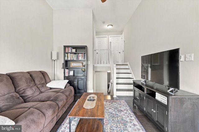 515 HAZEL AVE, Folsom, PA 19033