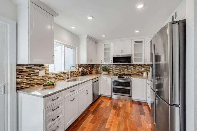 813 Montgomery Street, Mountain View, CA 94041