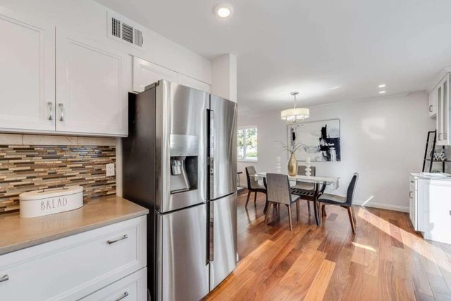 813 Montgomery Street, Mountain View, CA 94041