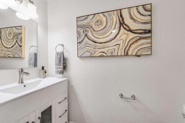 813 Montgomery Street, Mountain View, CA 94041