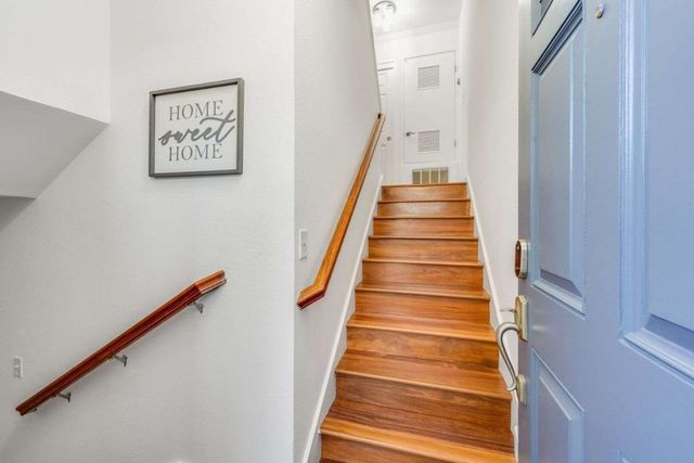 813 Montgomery Street, Mountain View, CA 94041