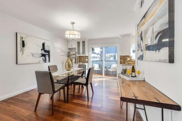 813 Montgomery Street, Mountain View, CA 94041