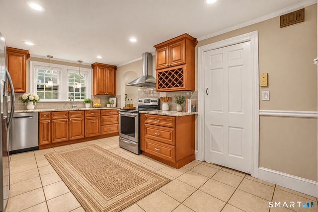 101 Ridgewood Road, West Hartford, CT 06107