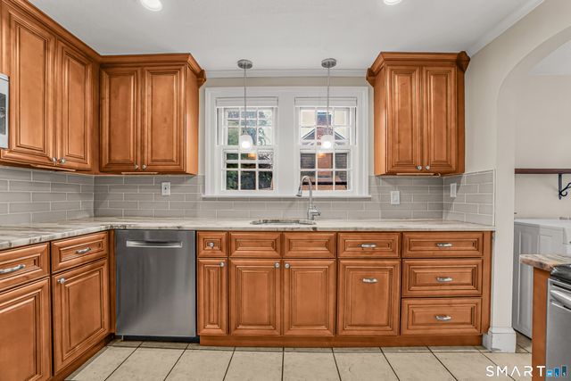 101 Ridgewood Road, West Hartford, CT 06107