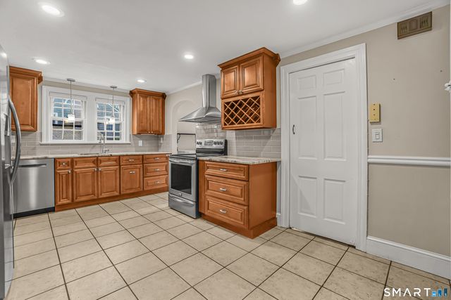 101 Ridgewood Road, West Hartford, CT 06107