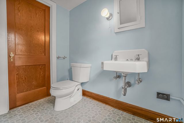 101 Ridgewood Road, West Hartford, CT 06107