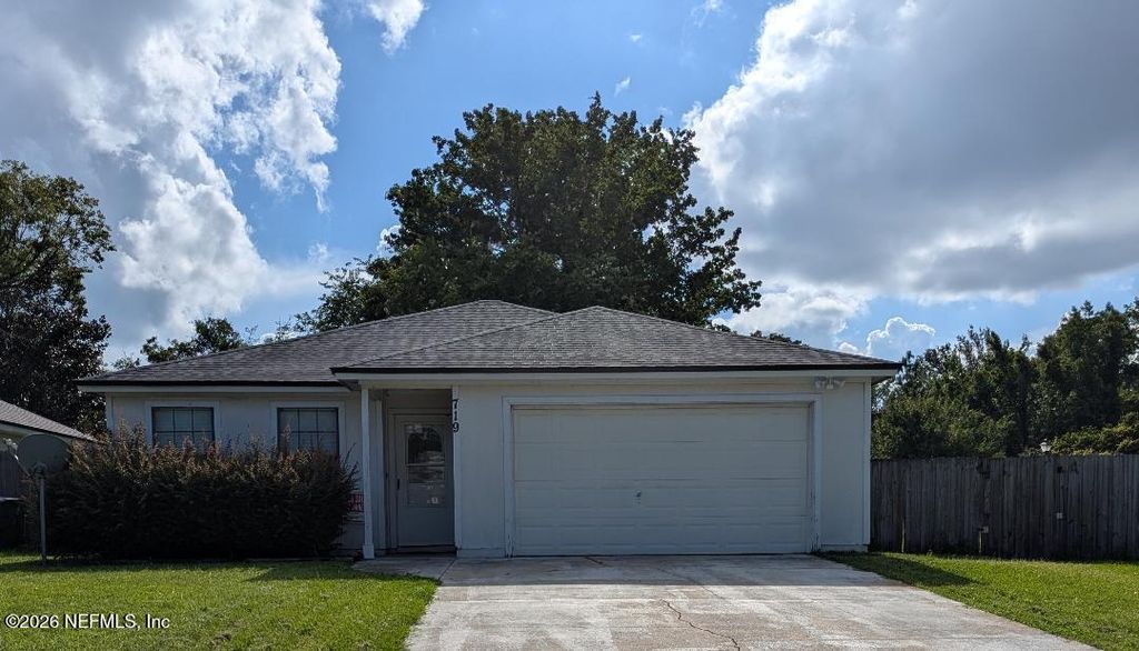 719 ANNE BONNEY Drive, Green Cove Springs, FL 32043