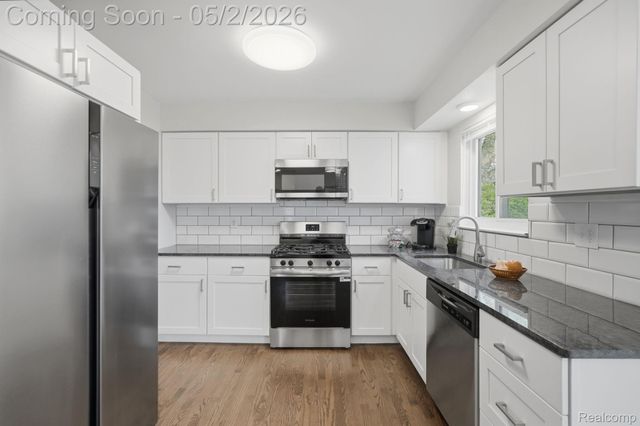 19704 Parkside Street, St. Clair Shores, MI 48080
