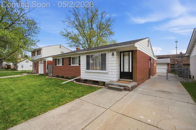 19704 Parkside Street, St. Clair Shores, MI 48080