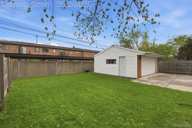 19704 Parkside Street, St. Clair Shores, MI 48080