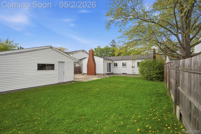 19704 Parkside Street, St. Clair Shores, MI 48080
