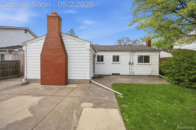 19704 Parkside Street, St. Clair Shores, MI 48080