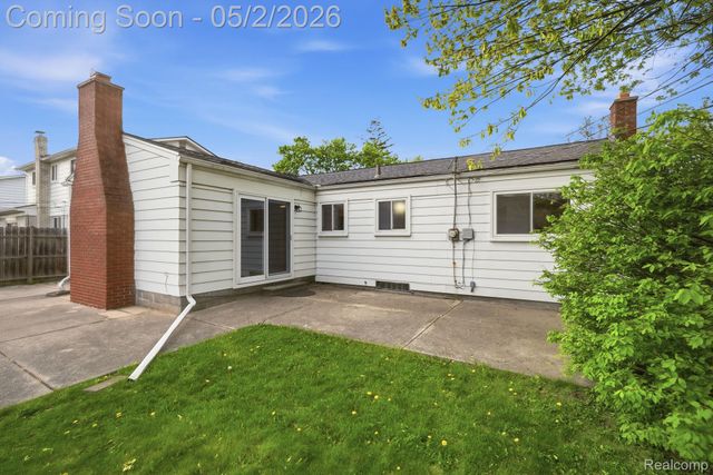 19704 Parkside Street, St. Clair Shores, MI 48080
