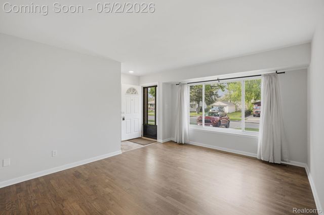 19704 Parkside Street, St. Clair Shores, MI 48080