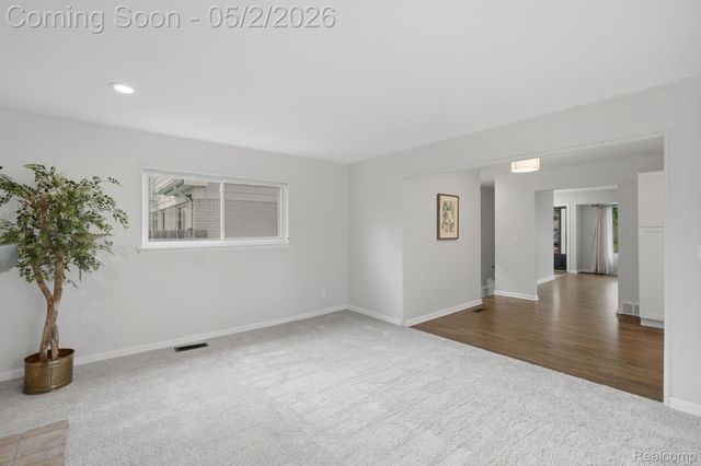 19704 Parkside Street, St. Clair Shores, MI 48080