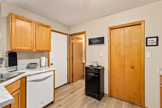 2265 Grand Avenue 4, West Des Moines, IA 50265