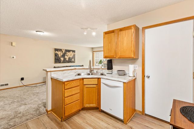 2265 Grand Avenue 4, West Des Moines, IA 50265