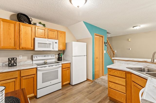 2265 Grand Avenue 4, West Des Moines, IA 50265