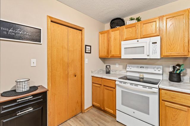 2265 Grand Avenue 4, West Des Moines, IA 50265