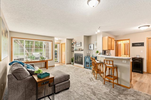 2265 Grand Avenue 4, West Des Moines, IA 50265