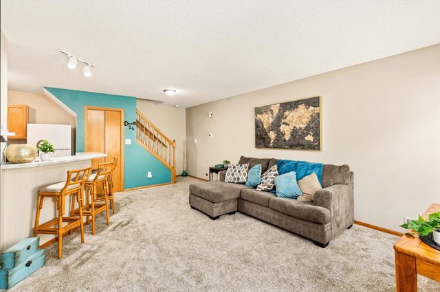 2265 Grand Avenue 4, West Des Moines, IA 50265