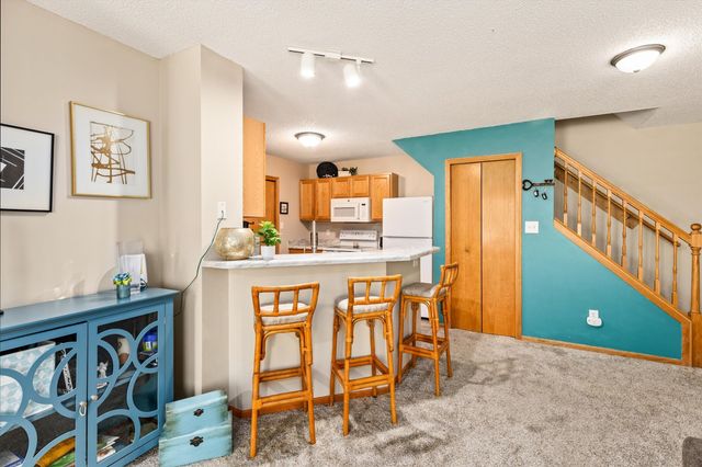 2265 Grand Avenue 4, West Des Moines, IA 50265
