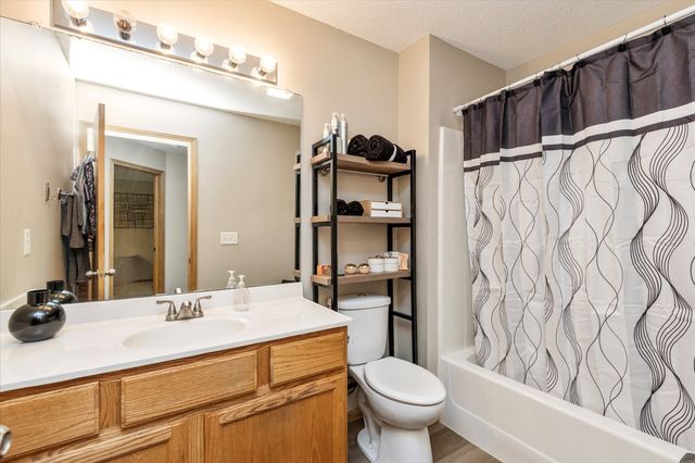 2265 Grand Avenue 4, West Des Moines, IA 50265