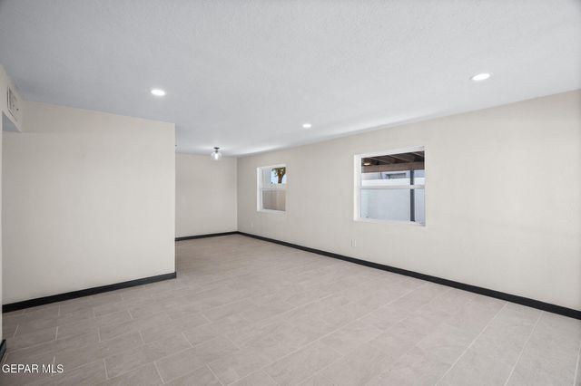 5221 TIMBERWOLF Drive, El Paso, TX 79903