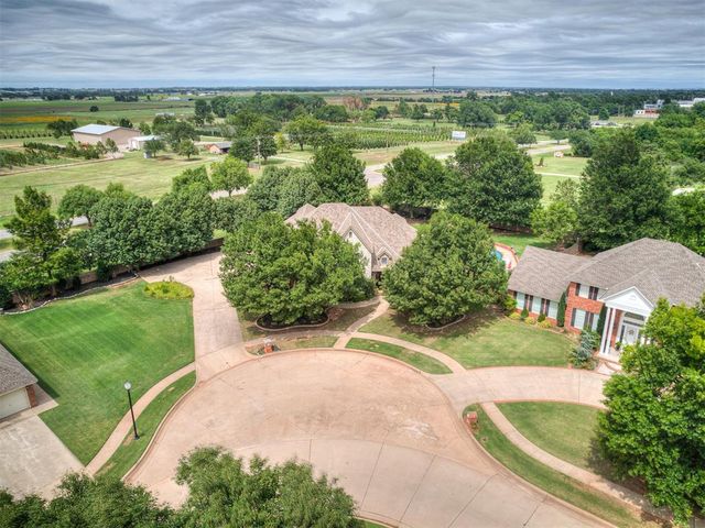1605 Castle Rock Road, Yukon, OK 73099