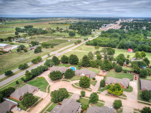 1605 Castle Rock Road, Yukon, OK 73099