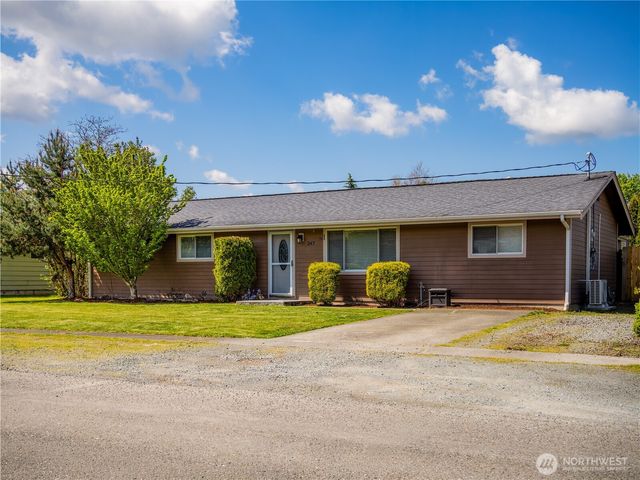 247 S D St, Buckley, WA 98321