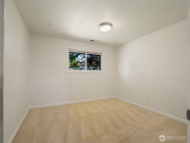 247 S D St, Buckley, WA 98321
