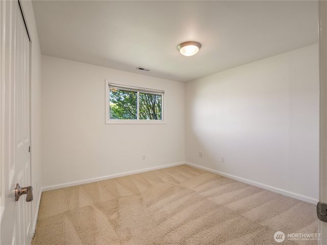 247 S D St, Buckley, WA 98321