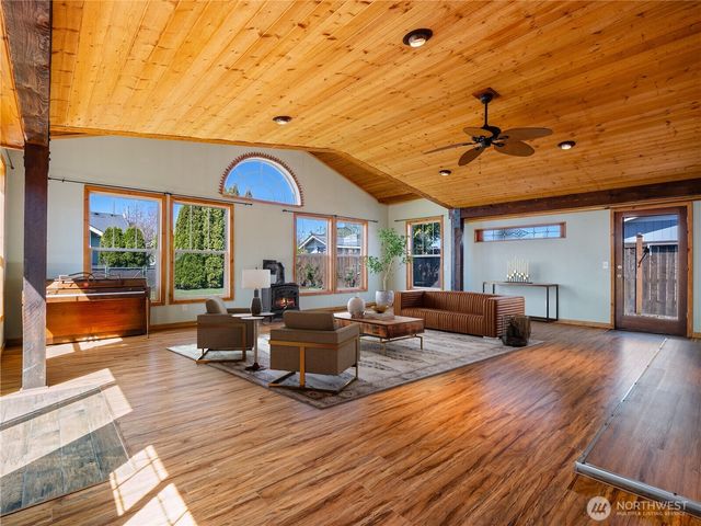 247 S D St, Buckley, WA 98321