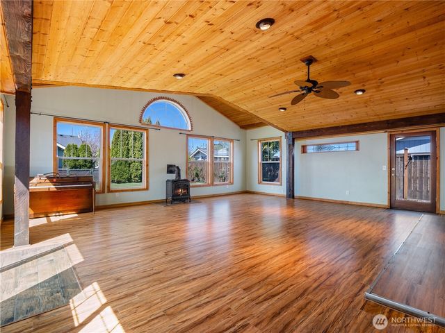 247 S D St, Buckley, WA 98321